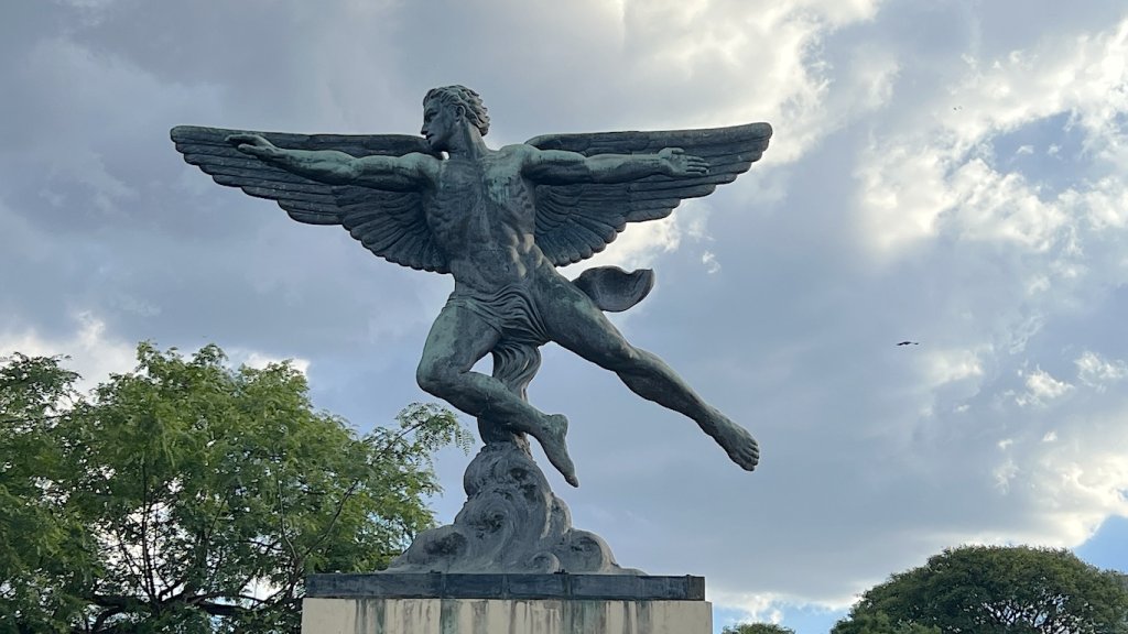 Monumento a Jean Mermoz, de Alberto Lagos